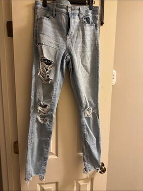 American Eagle Outfitters Light Blue Distressed Skinny Jeans